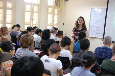 Đủ điểm sàn, học Cử nhân liên kết tại ĐH Kinh tế, ĐHQGHN - 2 Đủ điểm sàn, học Cử nhân liên kết tại ĐH Kinh tế, ĐHQGHN - 2