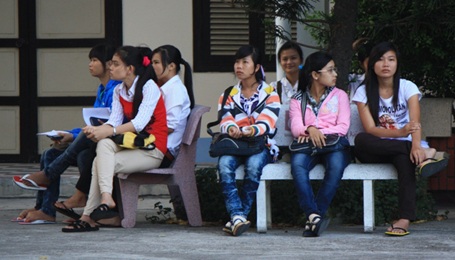 Thí sinh hoàn thành môn thi đầu tiên - 16