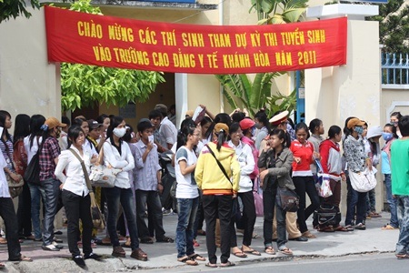 Đề Toán không khó, đề Sử “dễ thở” - 9