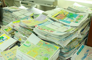 “Ý tưởng trẻ thơ 2011”: Con số kỷ lục 202.605 bức tranh từ 63 tỉnh thành - 5 “Ý tưởng trẻ thơ 2011”: Con số kỷ lục 202.605 bức tranh từ 63 tỉnh thành - 5