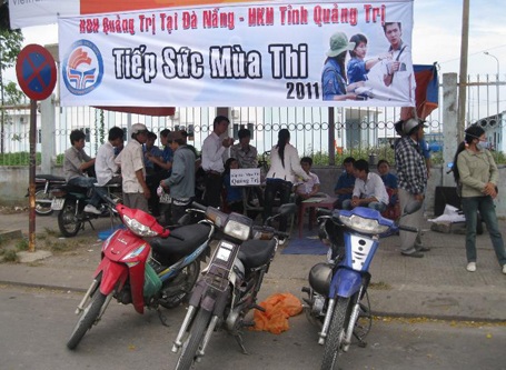 “Trực chiến” ngày đêm tiếp sức cho sĩ tử - 3 “Trực chiến” ngày đêm tiếp sức cho sĩ tử - 3