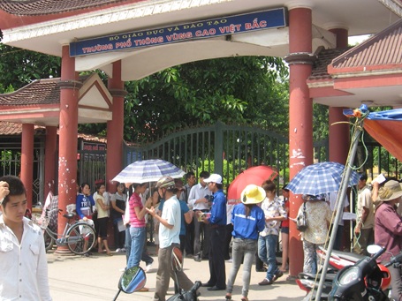 Đề Vật lý cũng khó ngang đề Toán - 15