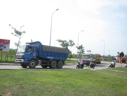 Đà Nẵng: Tạm ngưng xe ben trong các đợt thi ĐH, CĐ - 1 Đà Nẵng: Tạm ngưng xe ben trong các đợt thi ĐH, CĐ - 1
