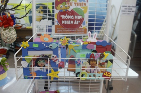 Các “công dân nhí” gây quỹ từ thiện “Rồng Vin nhân ái” - 4