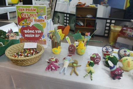 Các “công dân nhí” gây quỹ từ thiện “Rồng Vin nhân ái” - 5