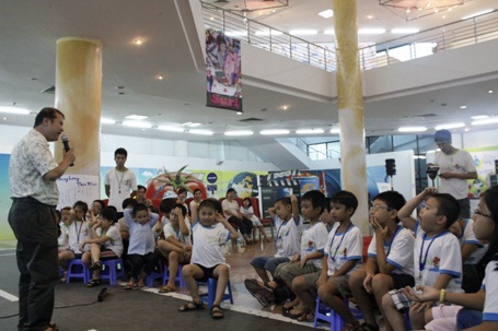 Các “công dân nhí” gây quỹ từ thiện “Rồng Vin nhân ái” - 9