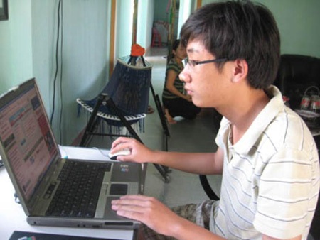 “Chàng mọt sách” lập “hattrick thủ khoa” - 2