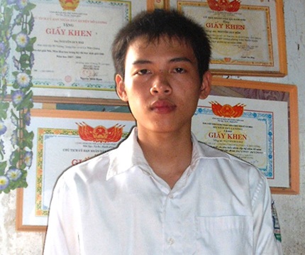 Hai thủ khoa ĐH Ngoại thương được miễn học phí - 1 Hai thủ khoa ĐH Ngoại thương được miễn học phí - 1