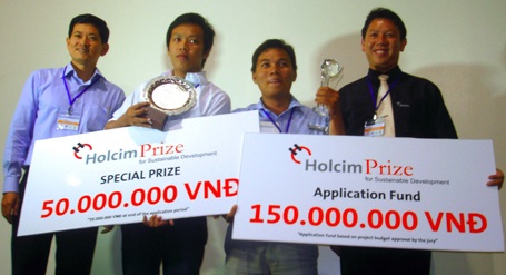 Sinh viên ĐH Cần Thơ đoạt giải đặc biệt cuộc thi Holcim Prize năm 2011  - 1