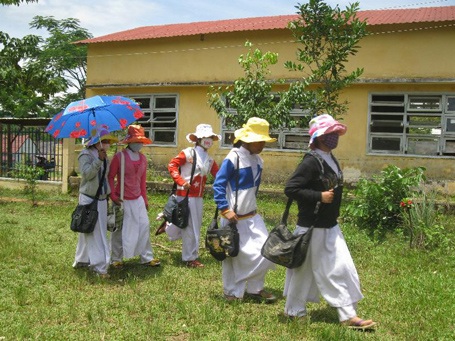 Nữ sinh bỏ học lấy chồng, nhà trường bất lực - 2 Nữ sinh bỏ học lấy chồng, nhà trường bất lực - 2