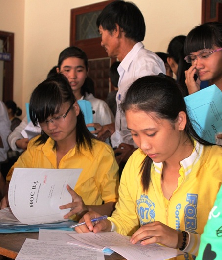 Rộn ràng tân sinh viên làm thủ tục nhập học - 3 Rộn ràng tân sinh viên làm thủ tục nhập học - 3