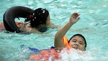 Học sinh học bơi "trên giấy" đến khi nào? - 1 Học sinh học bơi "trên giấy" đến khi nào? - 1