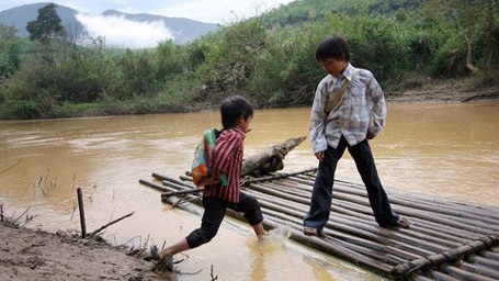 Vượt sông dữ đi lấy chữ - 2 Vượt sông dữ đi lấy chữ - 2