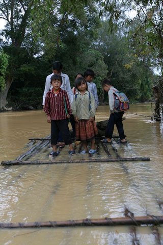 Vượt sông dữ đi lấy chữ - 4 Vượt sông dữ đi lấy chữ - 4