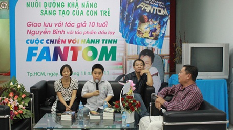 “Tiểu thuyết gia” 10 tuổi thông minh và hóm hỉnh - 1 “Tiểu thuyết gia” 10 tuổi thông minh và hóm hỉnh - 1