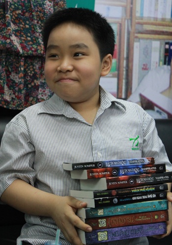 “Tiểu thuyết gia” 10 tuổi thông minh và hóm hỉnh - 4 “Tiểu thuyết gia” 10 tuổi thông minh và hóm hỉnh - 4