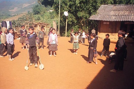 Tiếng kẻng “gọi trò” ở Thào Xua Chải  - 1