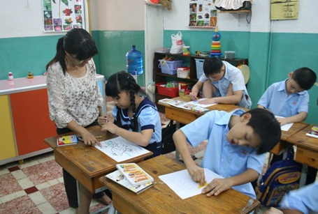 Hà Nội có trên 1.000 trẻ tự kỷ đang học cấp tiểu học - 1 Hà Nội có trên 1.000 trẻ tự kỷ đang học cấp tiểu học - 1