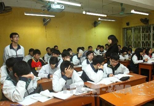 Học sinh THPT tập Thể dục vào buổi... tối! - 3 Học sinh THPT tập Thể dục vào buổi... tối! - 3