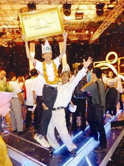 Người thầy chuyên đẩy trò lên... núi - 1