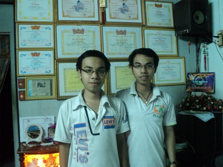 Cặp song sinh “lọt” tầm ngắm của nhiều công ty phần mềm - 1