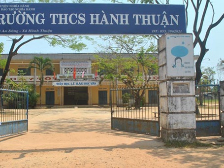 Nữ sinh đánh bạn bầm dập rồi tung clip