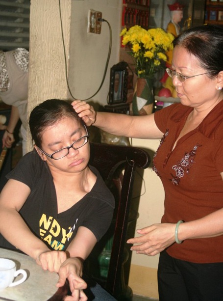 Thiếu nữ vượt bại não trở thành sinh viên ngành công nghệ - 2 Thiếu nữ vượt bại não trở thành sinh viên ngành công nghệ