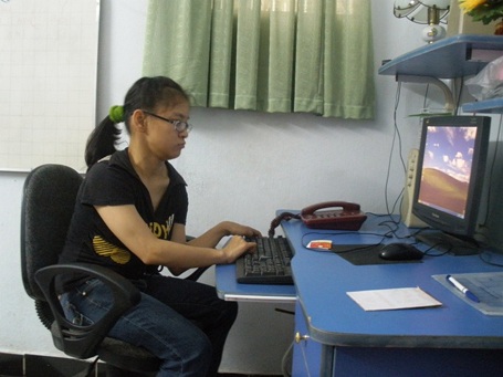 Thiếu nữ vượt bại não trở thành sinh viên ngành công nghệ - 1 Thiếu nữ vượt bại não trở thành sinh viên ngành công nghệ