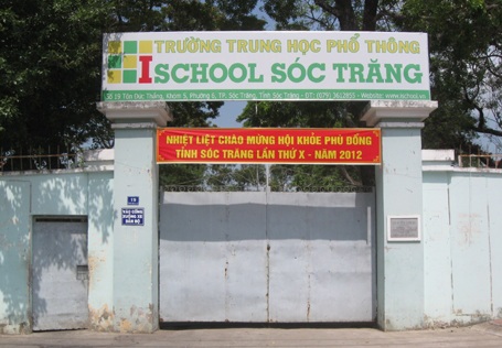 Sóc Trăng: Học sinh dùng gậy đánh thầy giáo