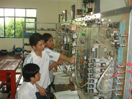 Trường Cao đẳng Xây dựng công trình đô thị thông báo tuyển sinh năm 2012 - 2 Trường Cao đẳng Xây dựng công trình đô thị thông báo tuyển sinh năm 2012