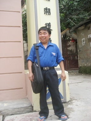 Ngưỡng mộ chàng SV cao 1,36m đam mê ngành Y - 1 Ngưỡng mộ chàng SV cao 1,36m đam mê ngành Y