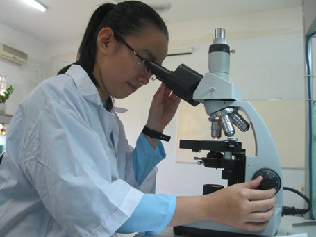 Ba nữ sinh xuất sắc học cùng một lớp - 4 Ba nữ sinh xuất sắc học cùng một lớp