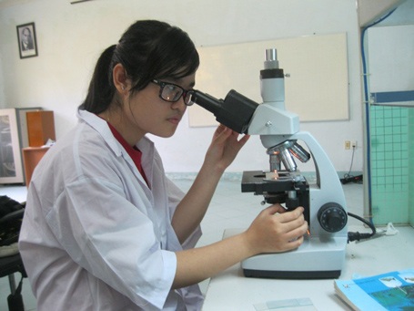 Ba nữ sinh xuất sắc học cùng một lớp - 3 Ba nữ sinh xuất sắc học cùng một lớp