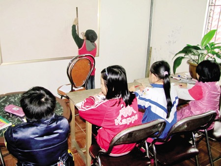 Xôn xao cậu bé 9 tuổi mở lớp dạy Tiếng Anh - 1 Xôn xao cậu bé 9 tuổi mở lớp dạy Tiếng Anh