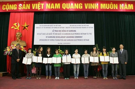 310 sinh viên xuất sắc nhận học bổng Samsung 