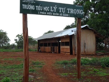 Bỏ hoang phòng học hàng trăm triệu đồng - 3 Bỏ hoang phòng học hàng trăm triệu đồng