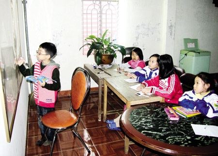 Xôn xao cậu bé 9 tuổi mở lớp dạy Tiếng Anh - 2 Xôn xao cậu bé 9 tuổi mở lớp dạy Tiếng Anh