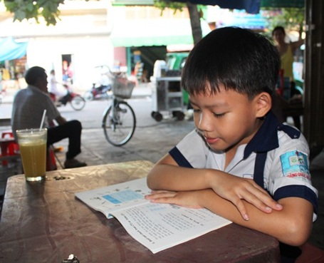 HS lớp 2 giải Toán lớp 4, thông thạo Anh văn lớp 5