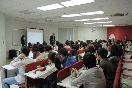 Tư vấn về học bổng Hoàng tử Andrew trị giá trên 600 triệu đồng 