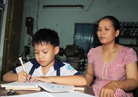 HS lớp 2 giải Toán lớp 4, thông thạo Anh văn lớp 5