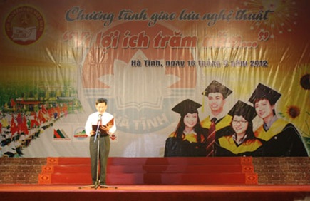 Hà Tĩnh: Xúc động đêm giao lưu Vì lợi ích trăm năm”