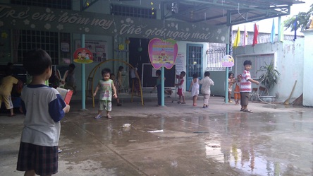 Đóng cửa trường mầm non cho trẻ ăn đồ ôi thiu - 1 Đóng cửa trường mầm non cho trẻ ăn đồ ôi thiu