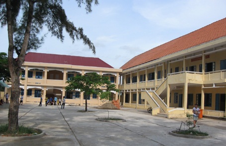 Sẵn sàng cho năm học mới - 2 Trường mới ở thị xã Vĩnh Châu (Sóc Trăng). (Ảnh: Bạch Dương)