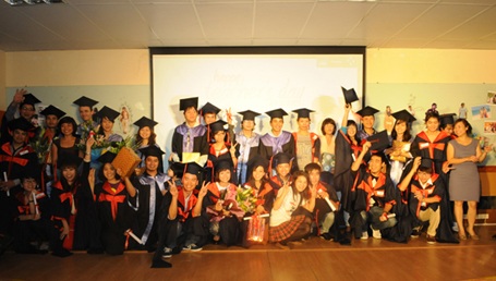 Lễ tốt nghiệp ấm cúng và cảm động của các bạn học viên FPT Arena.