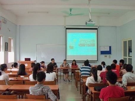 Chuyện “chào bán bản thân” của những du học sinh xuất sắc - 1 Sự nhiệt tình của các khách mời khiến buổi trò chuyện diễn ra sôi nổi và giàu thông tin.