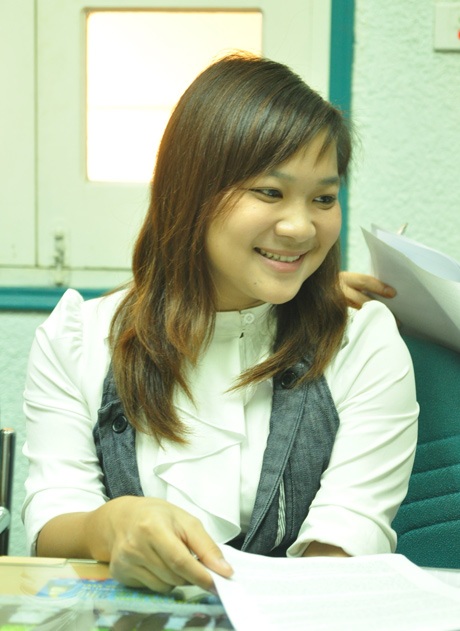 Cô bạn “930 điểm TOEIC” chia sẻ bí quyết học tiếng Anh - 1 Tuệ Minh trong buổi giao lưu trực tuyến trên Báo Dân trí (ảnh: Lê Trường)