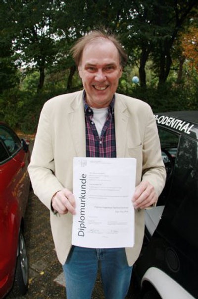 Tốt nghiệp đại học sau… 40 năm