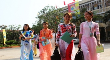 Đại học Hà Tĩnh xét tuyển bổ sung đại học, cao đẳng năm 2014 - 1 Trường Đại học Hà Tĩnh.