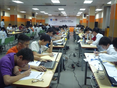 Đại học FPT vô địch ACM/ICPC quốc gia - 1 Toàn cảnh cuộc thi hôm 27/10.