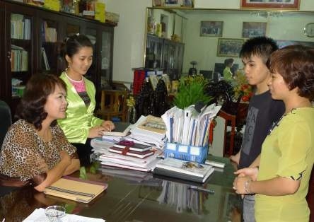 Câu chuyện của cô giáo biết nói... 10 thứ tiếng - 1 Cô giáo Đinh Thị Kim Phương